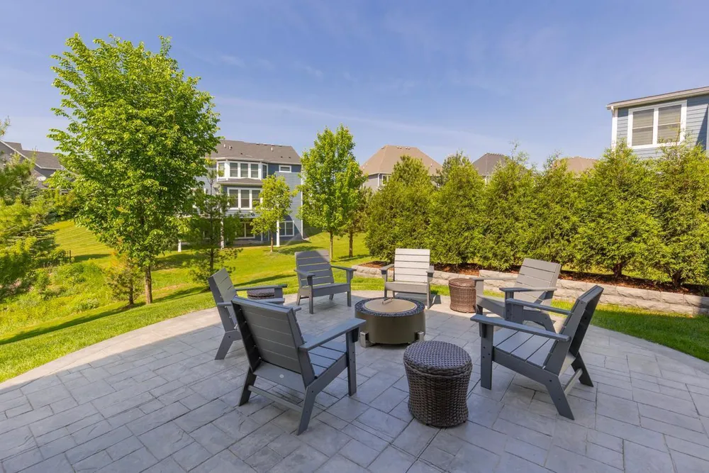 16920 Reeder Ridge, Eden Prairie, MN 55347