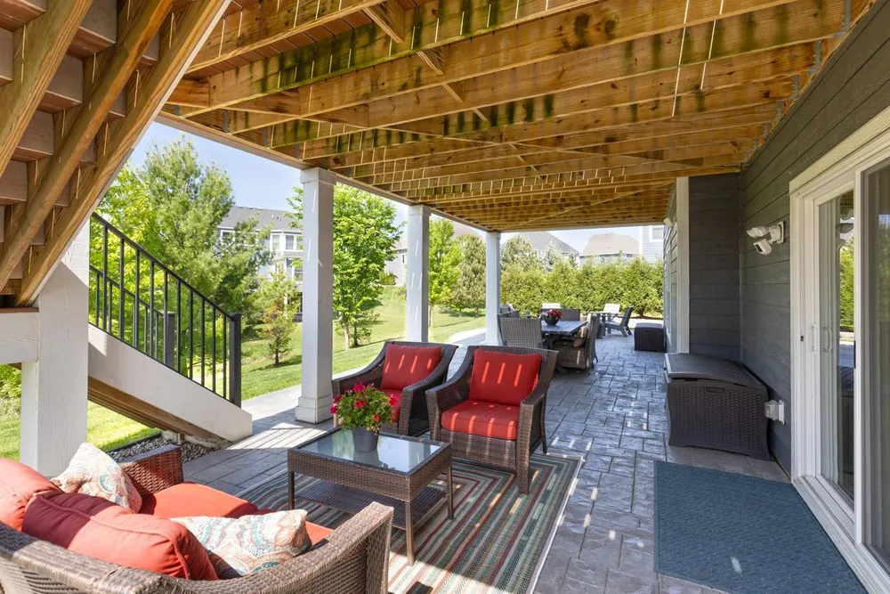 16920 Reeder Ridge, Eden Prairie, MN 55347