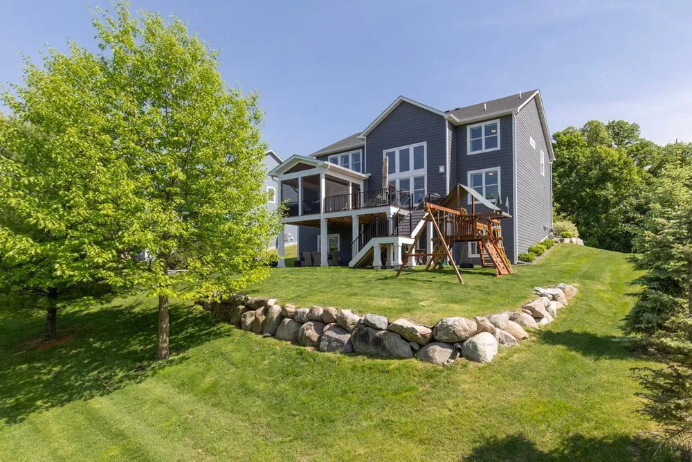 16920 Reeder Ridge, Eden Prairie, MN 55347