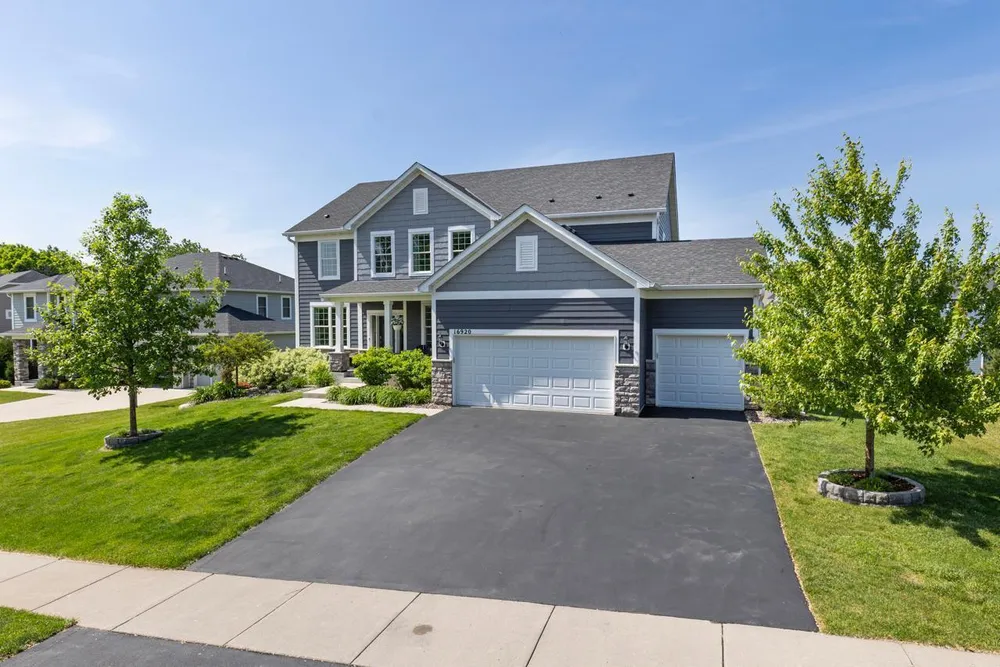 16920 Reeder Ridge, Eden Prairie, MN 55347