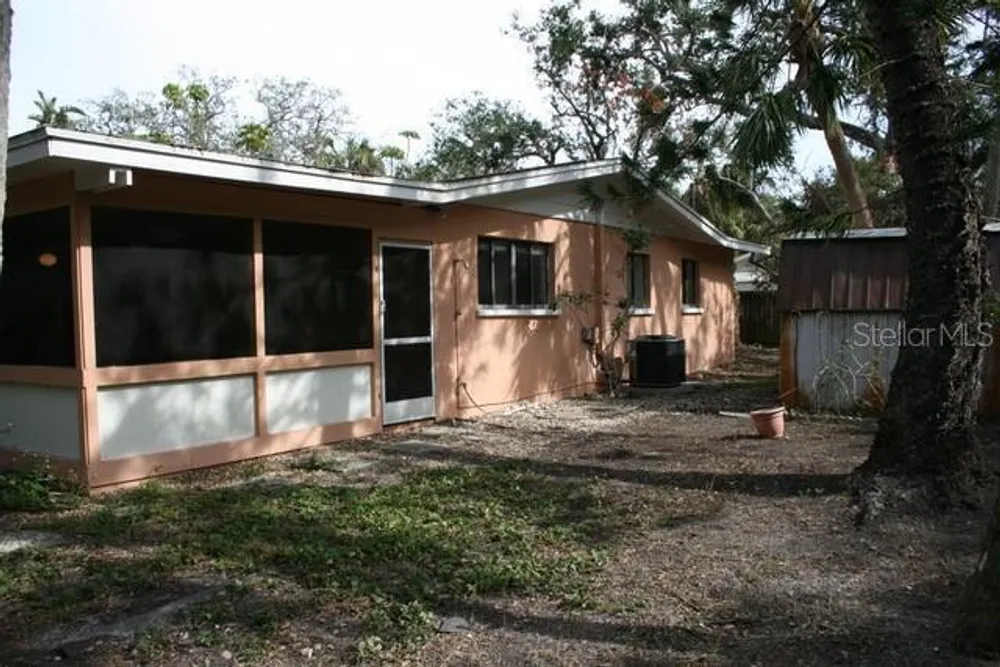 144 Garden Ln, Sarasota, FL 34242