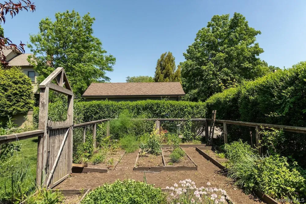 10 Sherman Ave, Dobbs Ferry, NY 10522