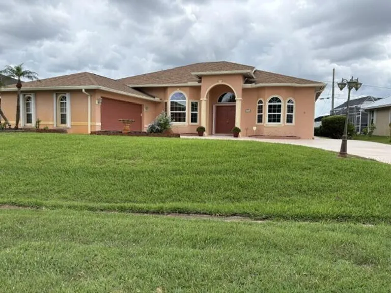 3306 SE Ford Ln, Port St Lucie, FL 34984