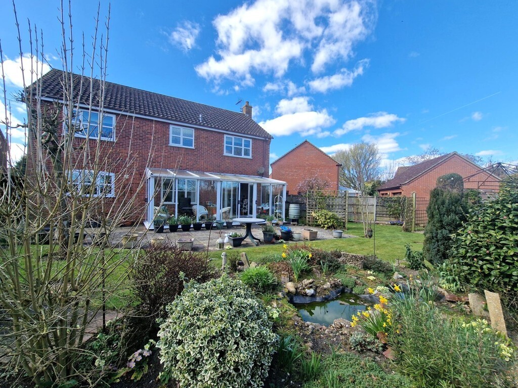 The Meadows, Thurton Image 11
