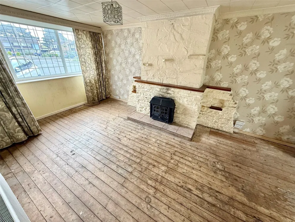 Property carousel item 4