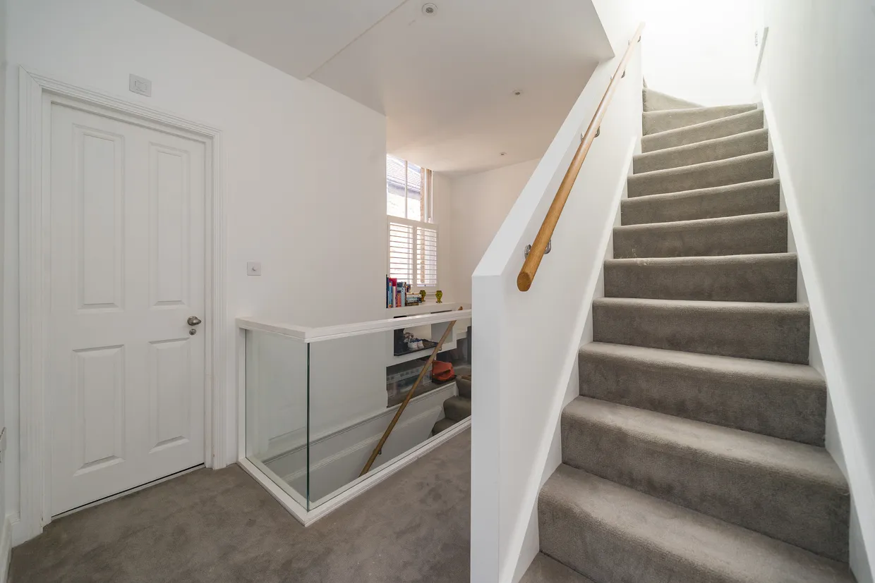 Granville Gardens, Ealing, W5 photo 17