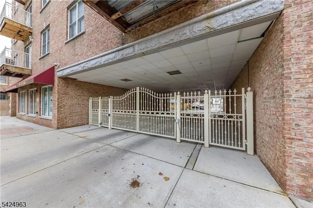 411-419 Chestnut St, Newark, NJ 07105