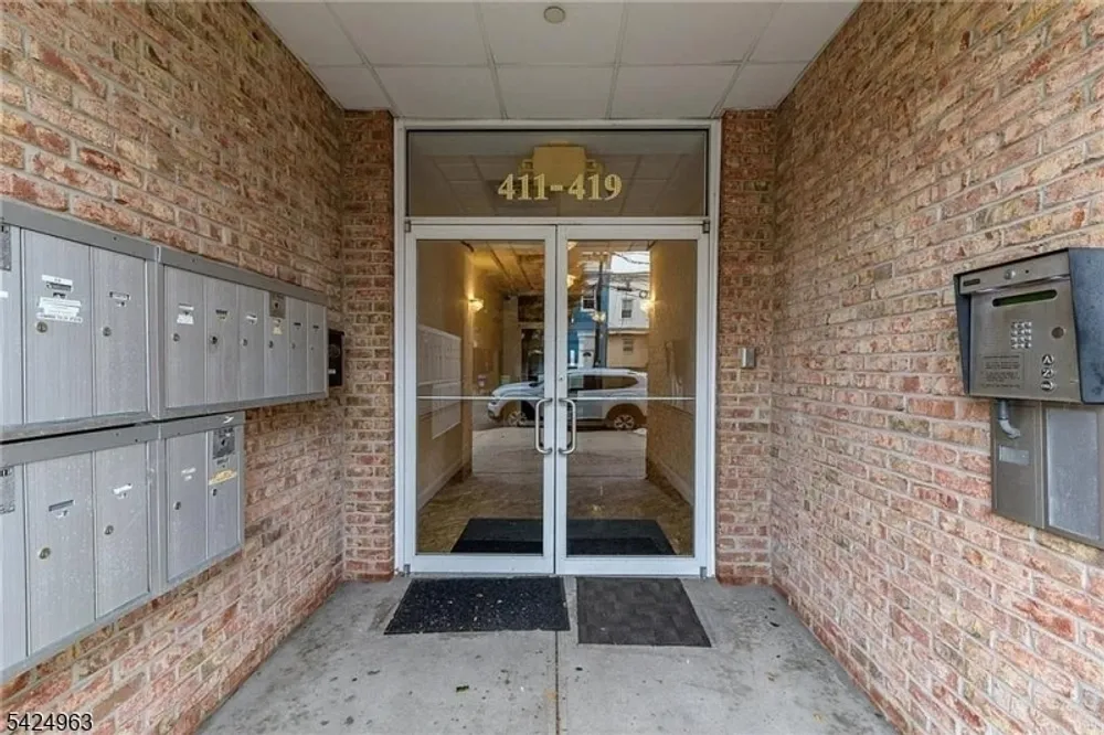 411-419 Chestnut St, Newark, NJ 07105