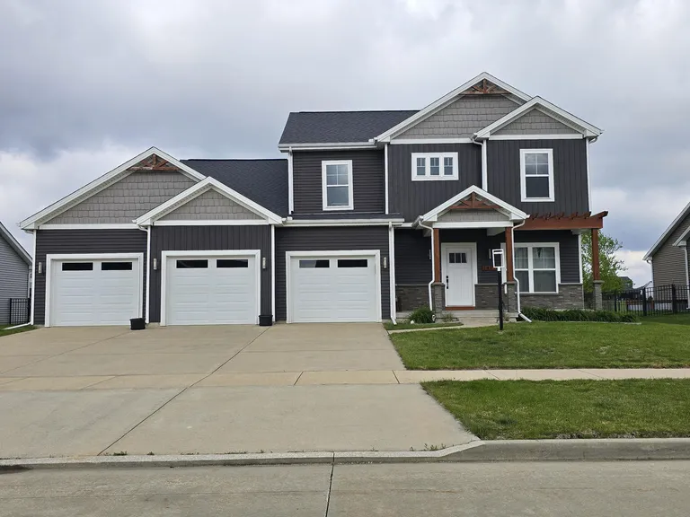 1417 Fieldstone Dr, Savoy, IL 61874
