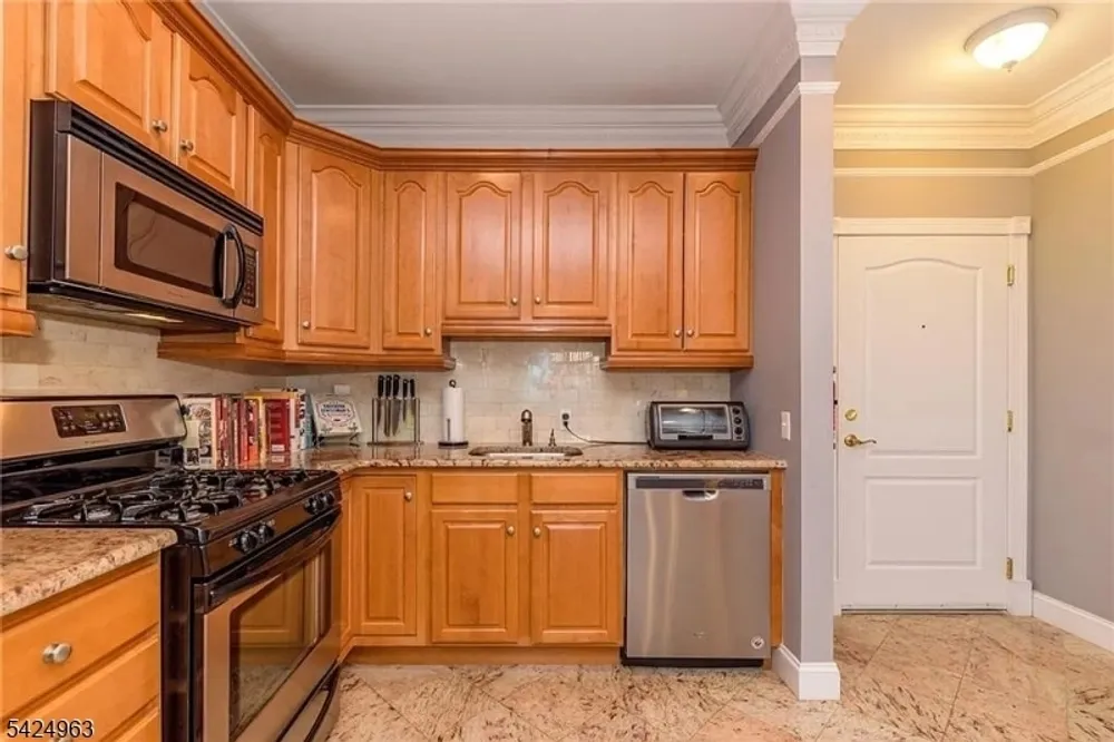 411-419 Chestnut St, Newark, NJ 07105