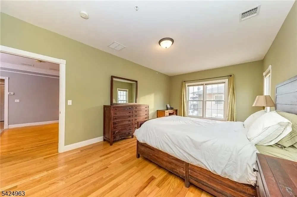 411-419 Chestnut St, Newark, NJ 07105