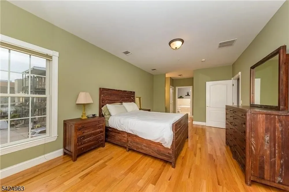 411-419 Chestnut St, Newark, NJ 07105