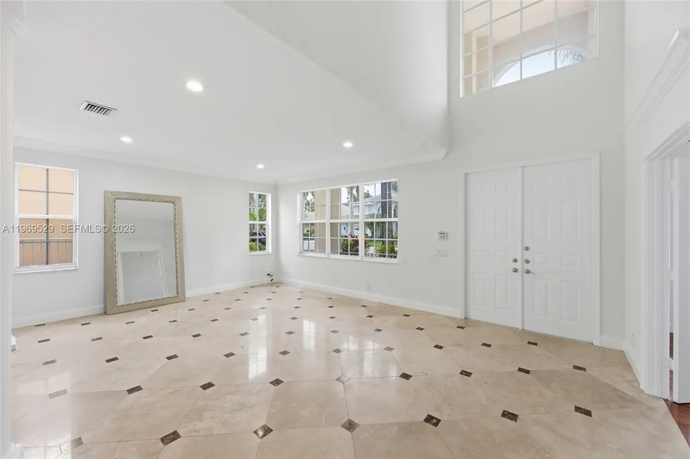 2455 Greenbrier Ct, Weston, FL 33327