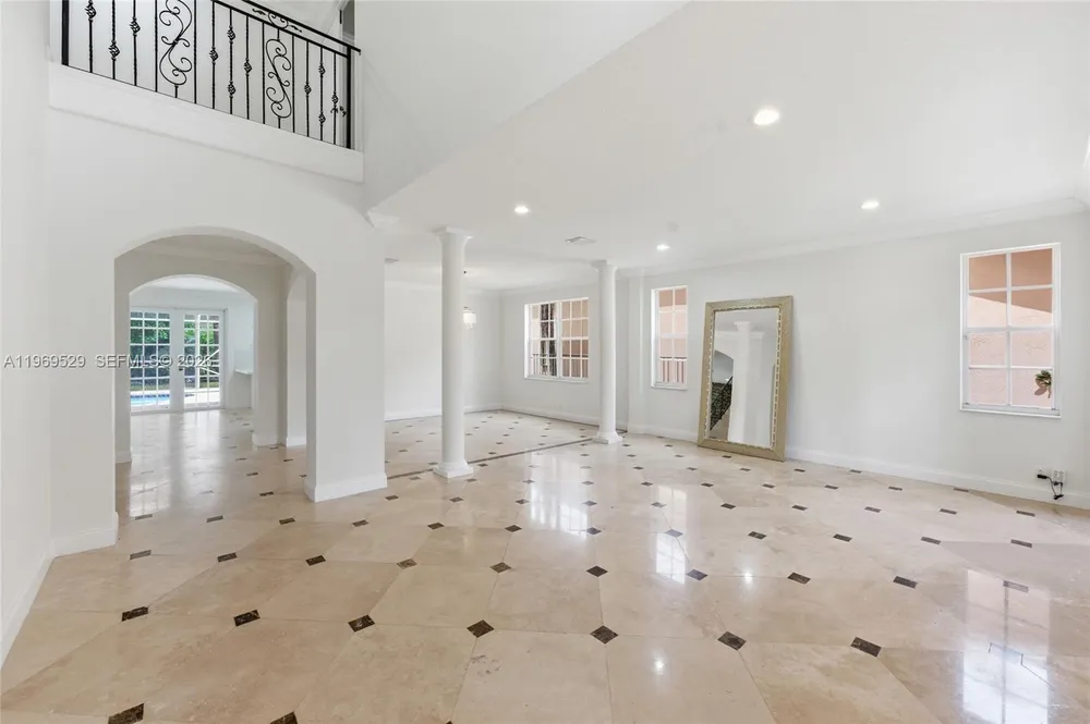 2455 Greenbrier Ct, Weston, FL 33327