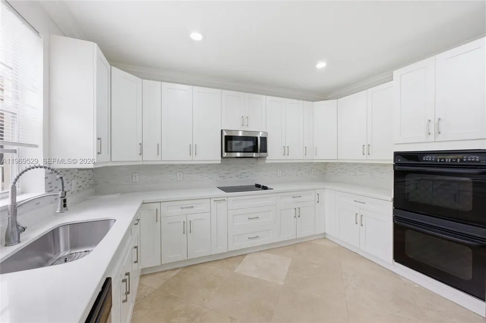 2455 Greenbrier Ct, Weston, FL 33327