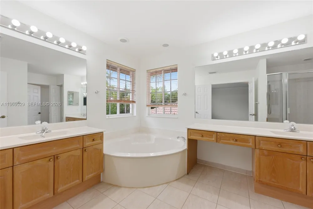 2455 Greenbrier Ct, Weston, FL 33327