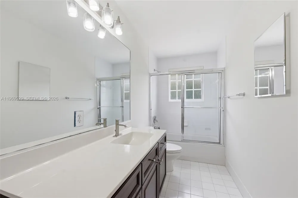 2455 Greenbrier Ct, Weston, FL 33327