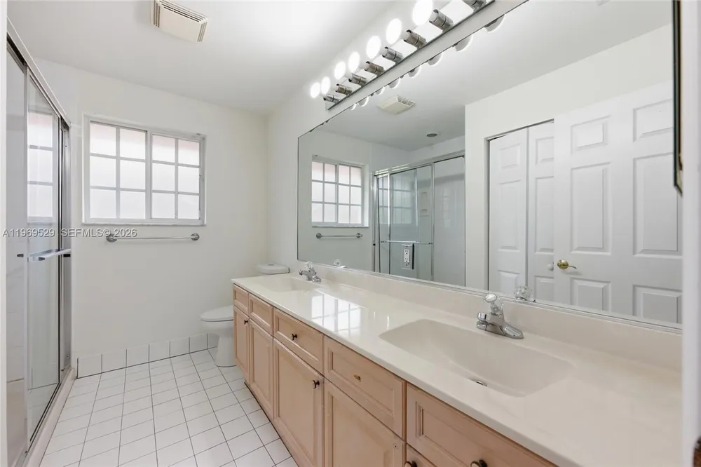 2455 Greenbrier Ct, Weston, FL 33327