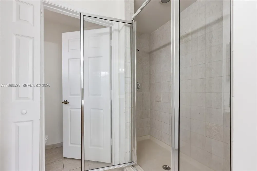 2455 Greenbrier Ct, Weston, FL 33327