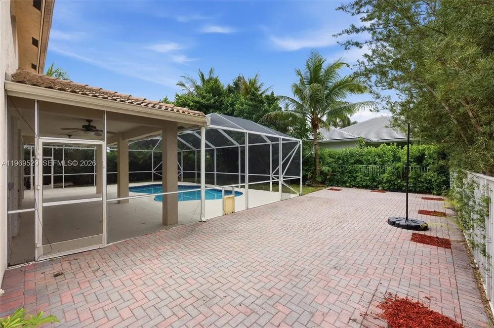 2455 Greenbrier Ct, Weston, FL 33327