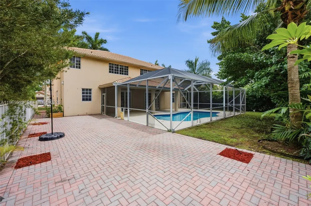 2455 Greenbrier Ct, Weston, FL 33327