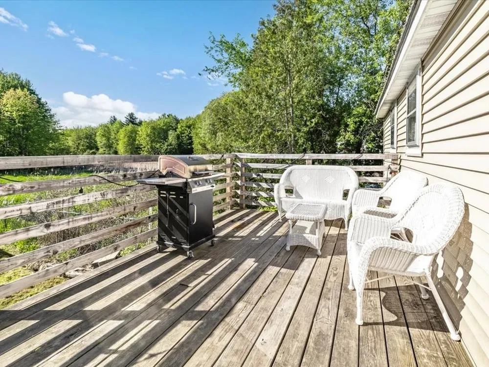 214 Jasper Mine Rd, Colchester, VT 05446