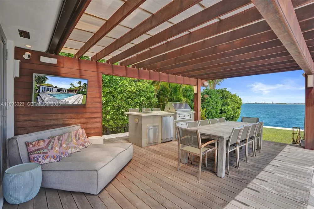 9301 N Bayshore Dr, Miami Shores, FL 33138