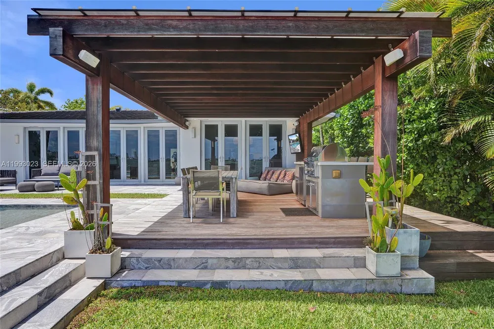 9301 N Bayshore Dr, Miami Shores, FL 33138