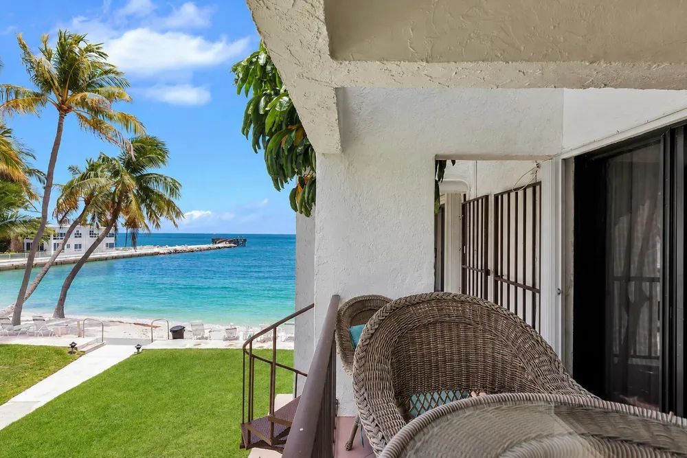 601 W Ocean Dr, Key Colony Beach, FL 33051