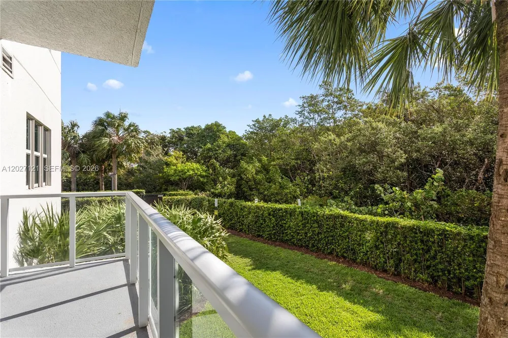15051 Royal Oaks Ln, North Miami, FL 33181