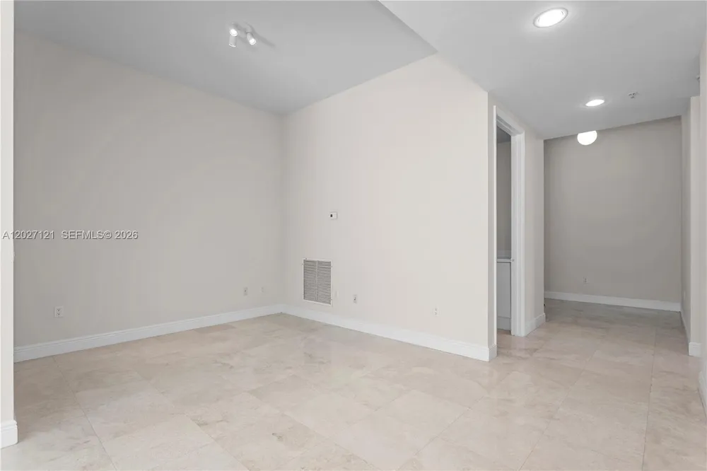 15051 Royal Oaks Ln, North Miami, FL 33181