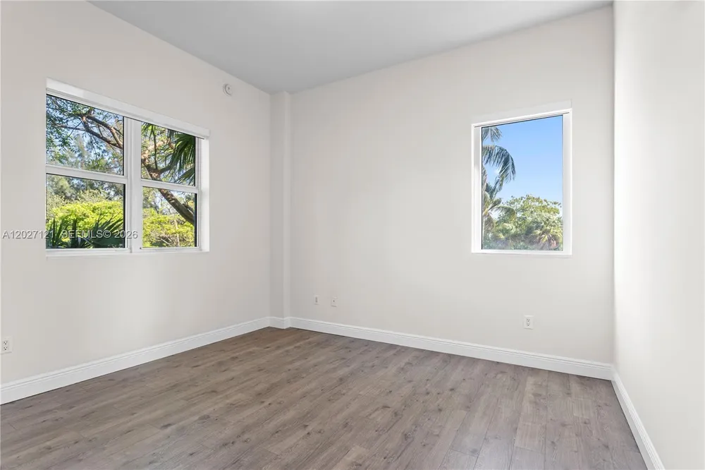 15051 Royal Oaks Ln, North Miami, FL 33181