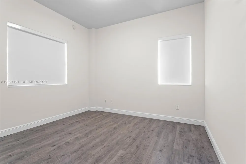15051 Royal Oaks Ln, North Miami, FL 33181