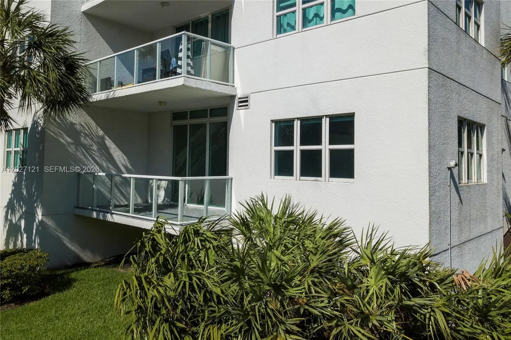 15051 Royal Oaks Ln, North Miami, FL 33181