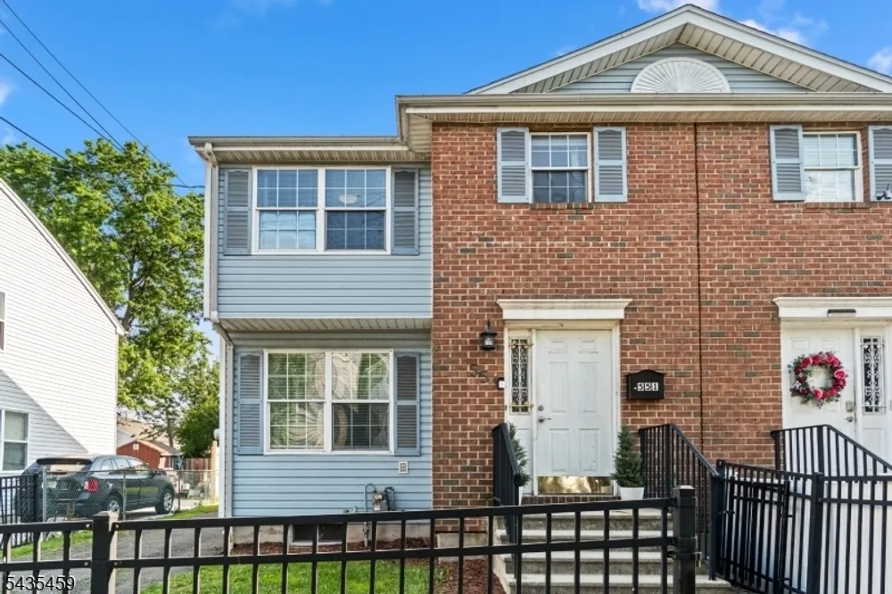 551 15th Ave, Newark, NJ 07103