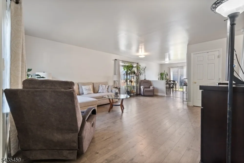 551 15th Ave, Newark, NJ 07103