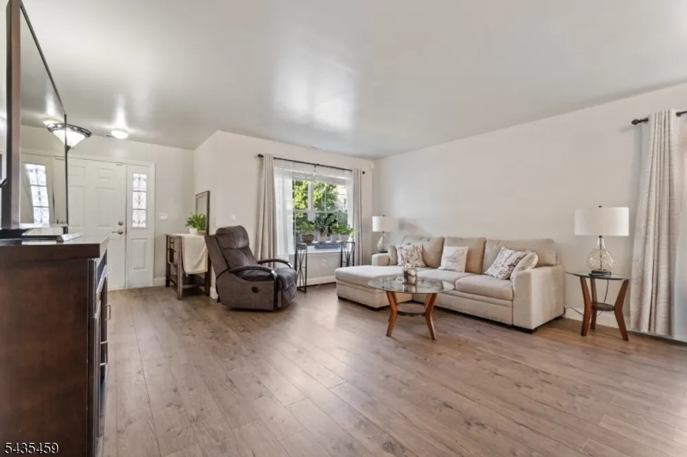 551 15th Ave, Newark, NJ 07103