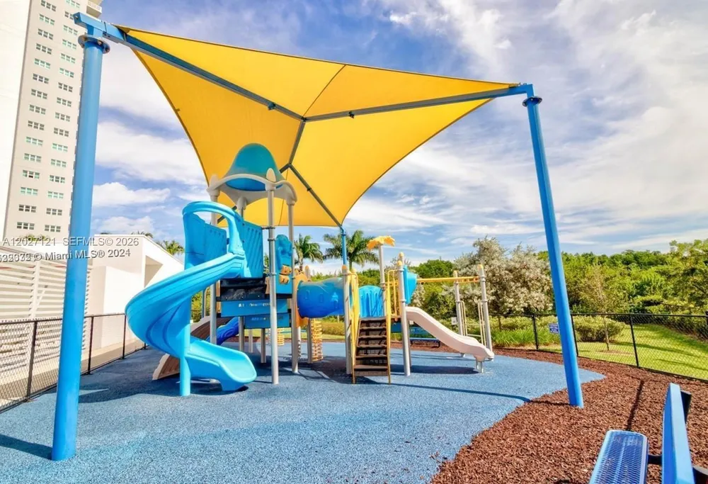 15051 Royal Oaks Ln, North Miami, FL 33181