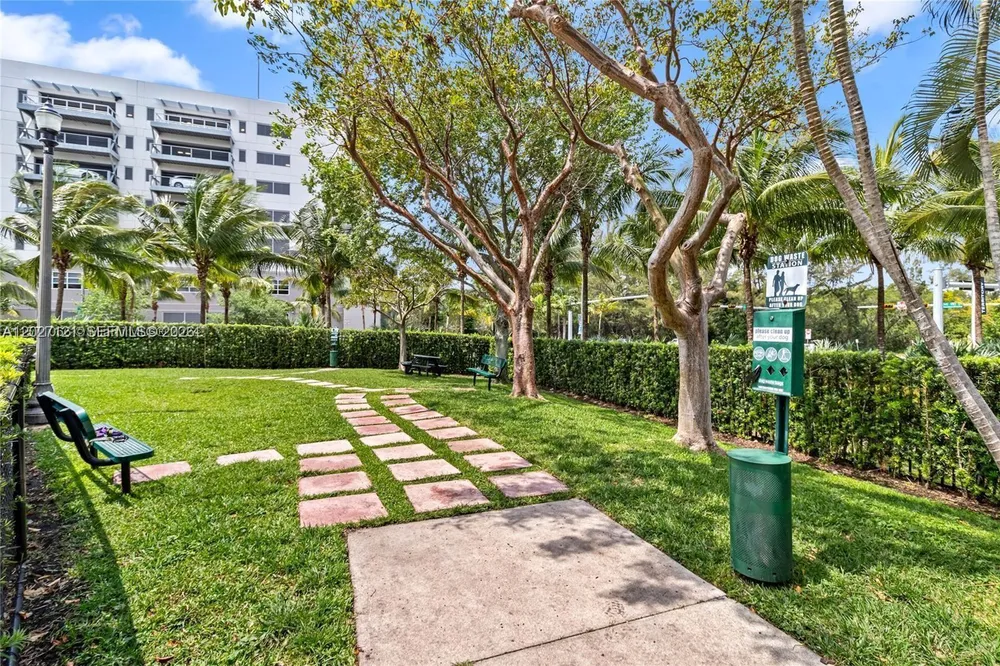 15051 Royal Oaks Ln, North Miami, FL 33181