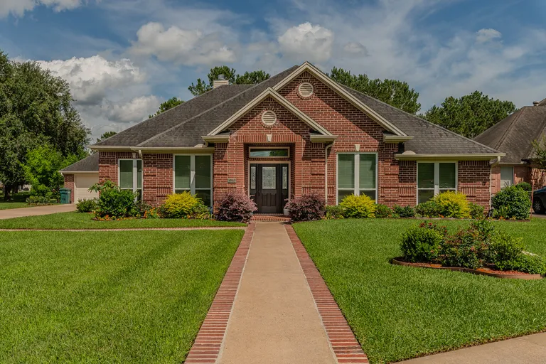 3765 Seminole Dr, Beaumont, TX 77707