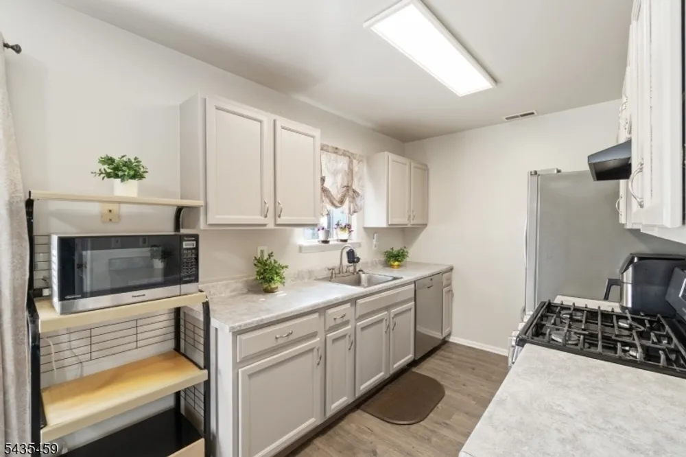 551 15th Ave, Newark, NJ 07103