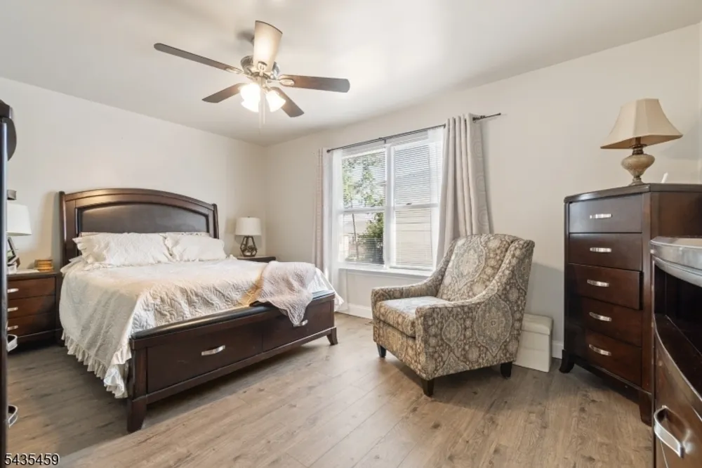 551 15th Ave, Newark, NJ 07103