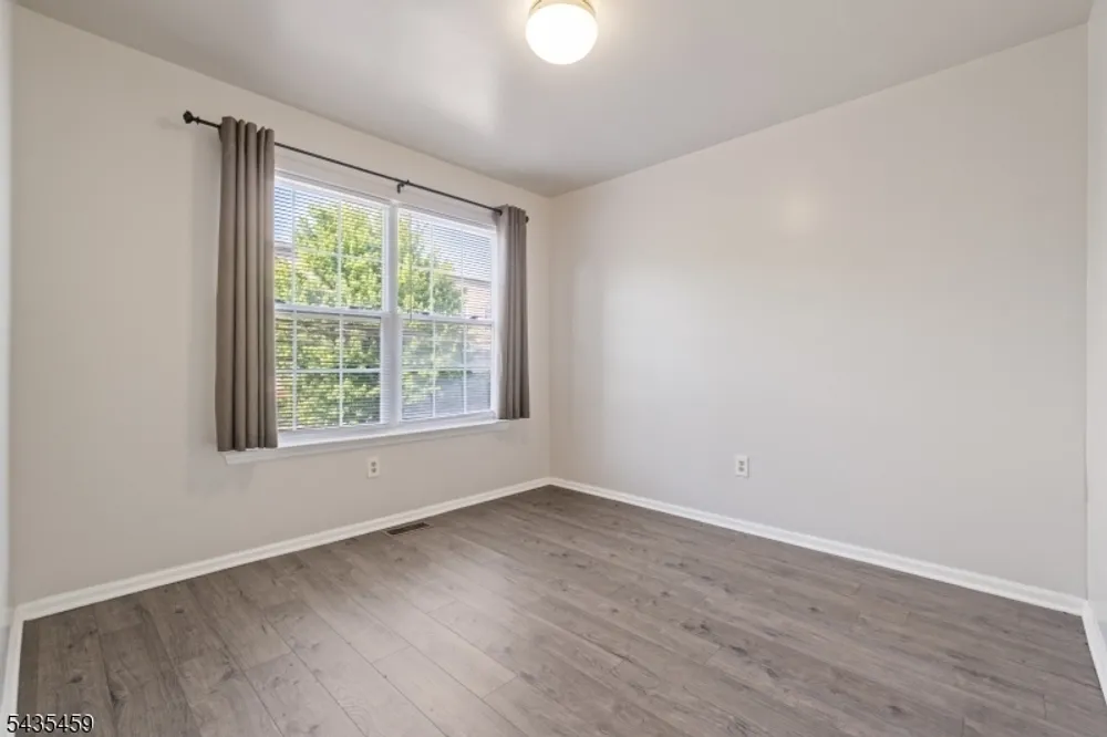 551 15th Ave, Newark, NJ 07103