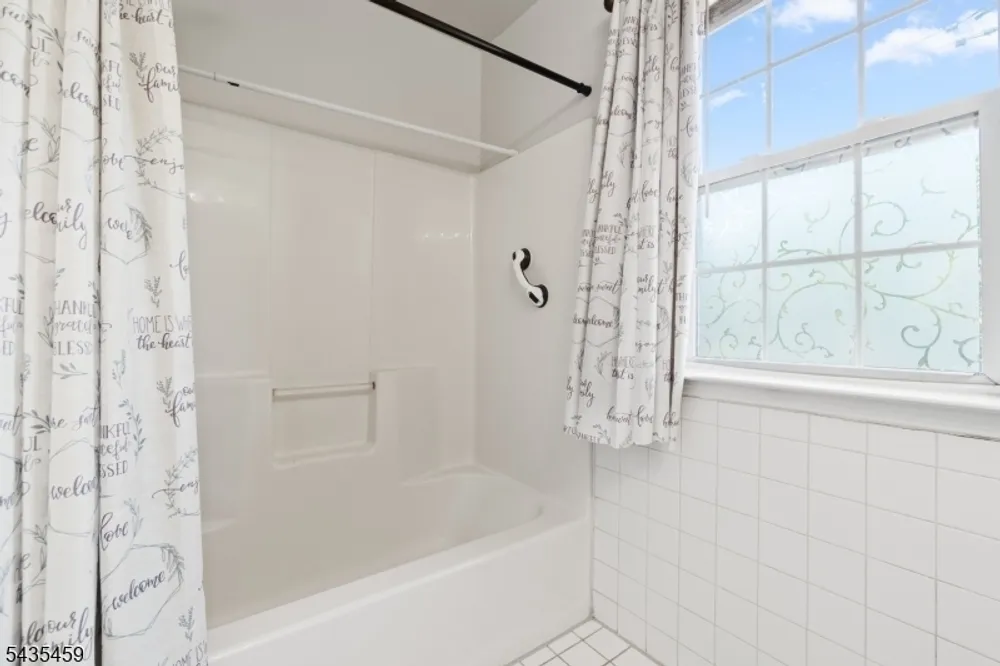 551 15th Ave, Newark, NJ 07103