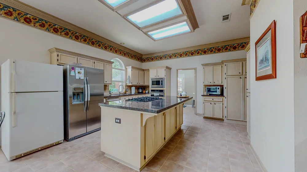 3765 Seminole Dr, Beaumont, TX 77707