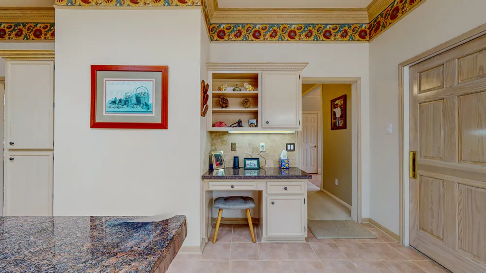 3765 Seminole Dr, Beaumont, TX 77707