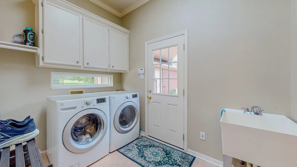 3765 Seminole Dr, Beaumont, TX 77707
