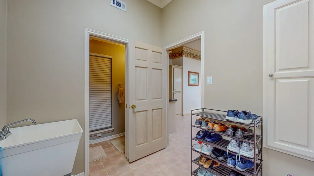 3765 Seminole Dr, Beaumont, TX 77707