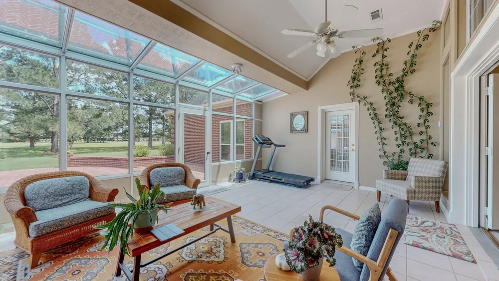 3765 Seminole Dr, Beaumont, TX 77707