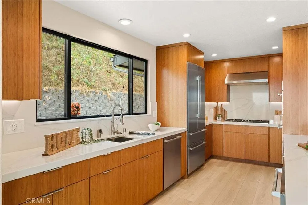 325 N Madison Ave, Monrovia, CA 91016
